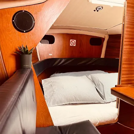 Alcyon, A Peaceful Floating Botel Lisbon