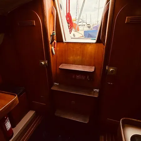 Alcyon, A Peaceful Floating Botel *